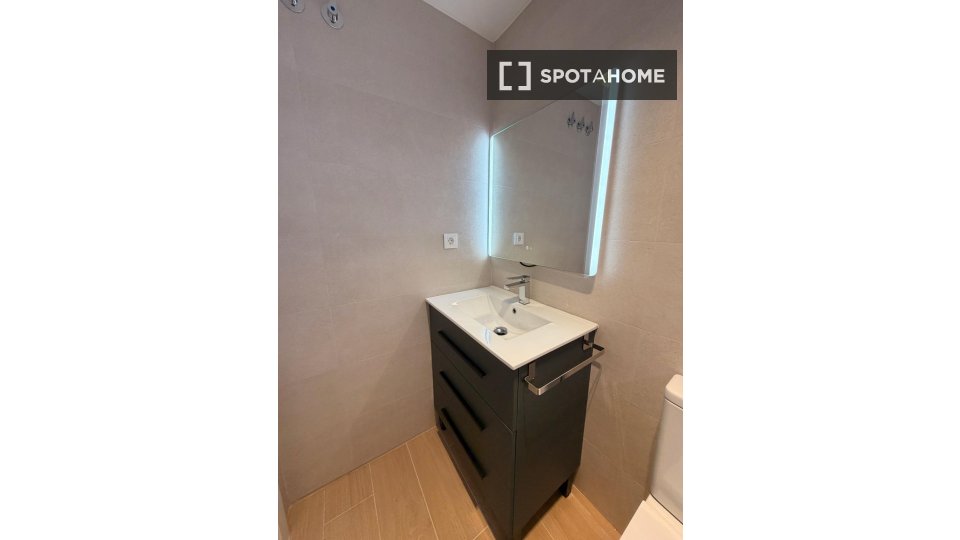 Double room Valencia, 4 beds, 80m² — photo 2