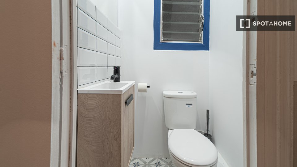 Double room Barcelona, 10 beds, 180m² — photo 11