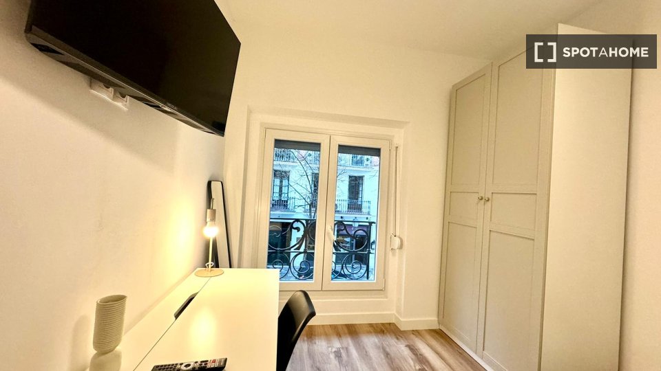 Double room Madrid, 7 beds — photo 7