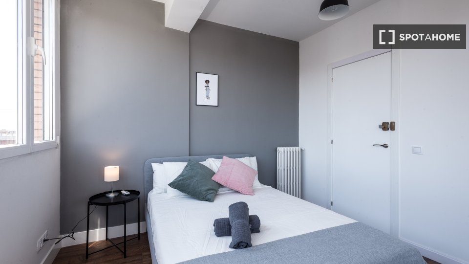 Double room Madrid, 5 beds, 98m² — photo 15