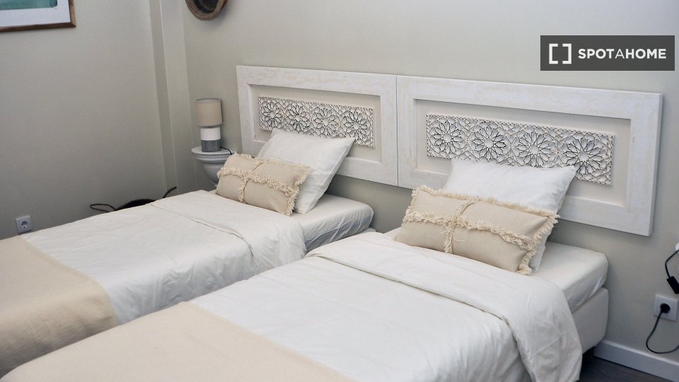 Apartment Lisbon, 2 beds, 90m² — photo 15