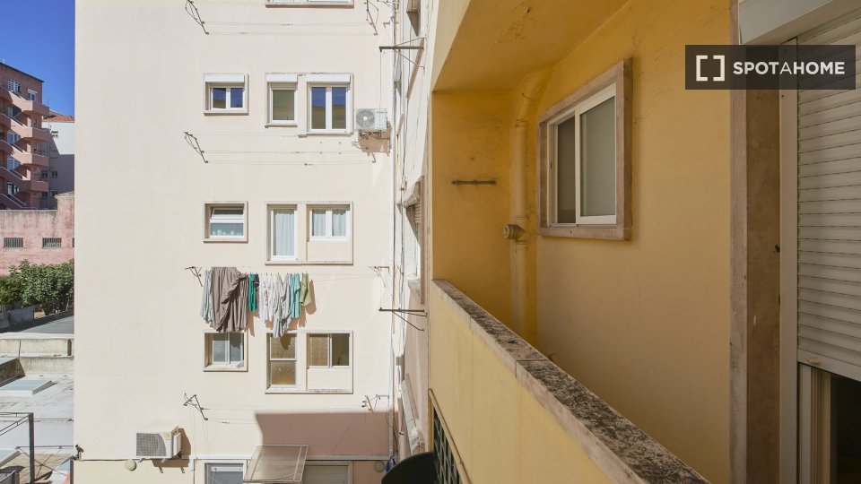 Double room Lisbon, 6 beds — photo 4