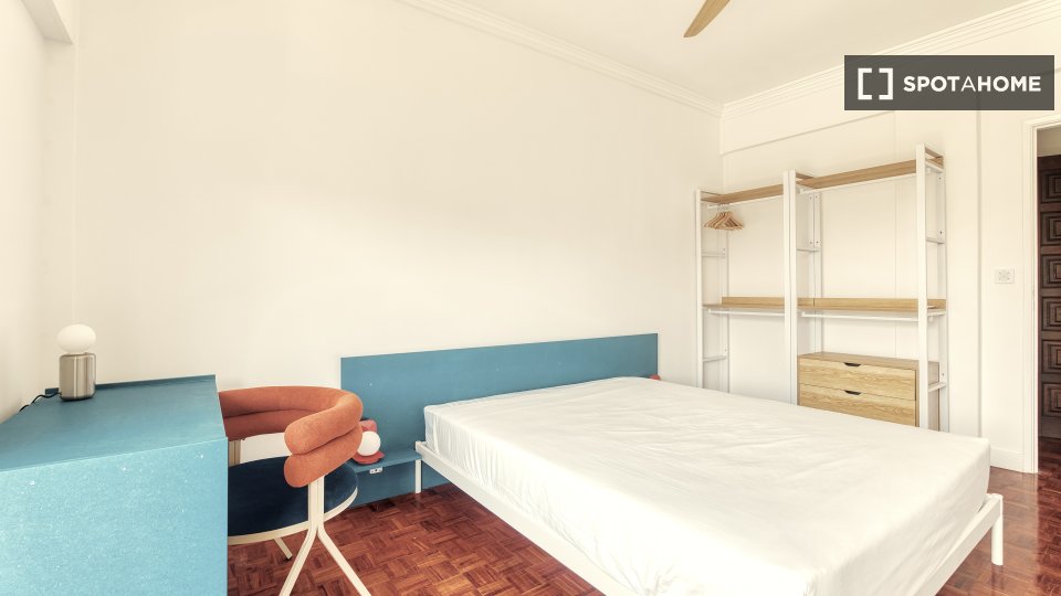 Double room Lisbon, 5 beds — photo 2