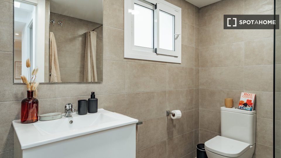 Apartment Barcelona, 1 bed, 65m² — photo 28