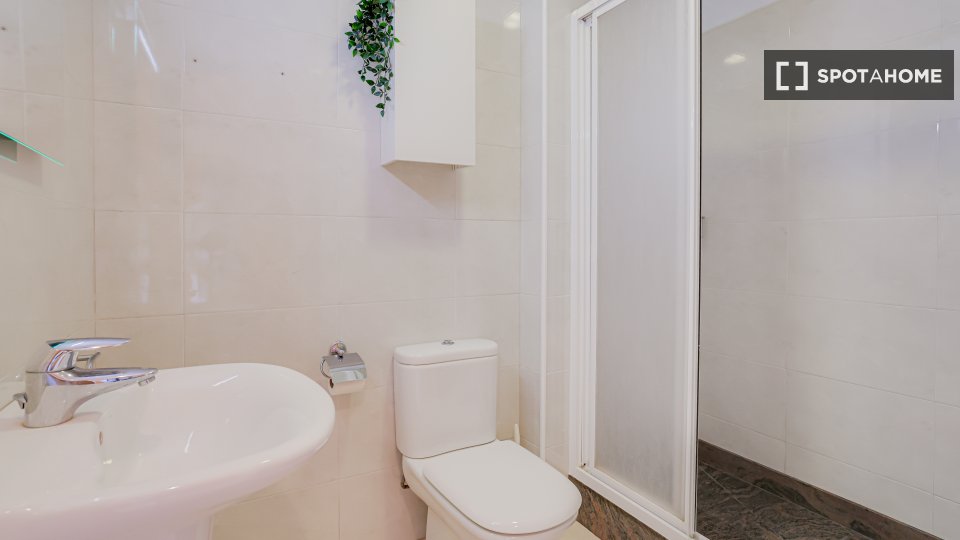 Double room Barcelona, 17 beds, 550m² — photo 5