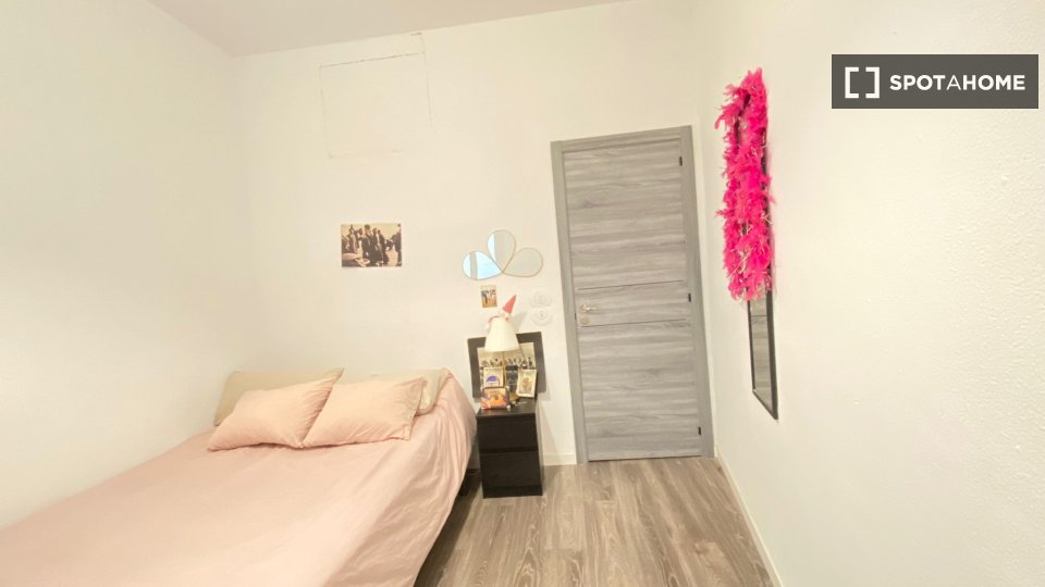 Double room Madrid, 10 beds — photo 17