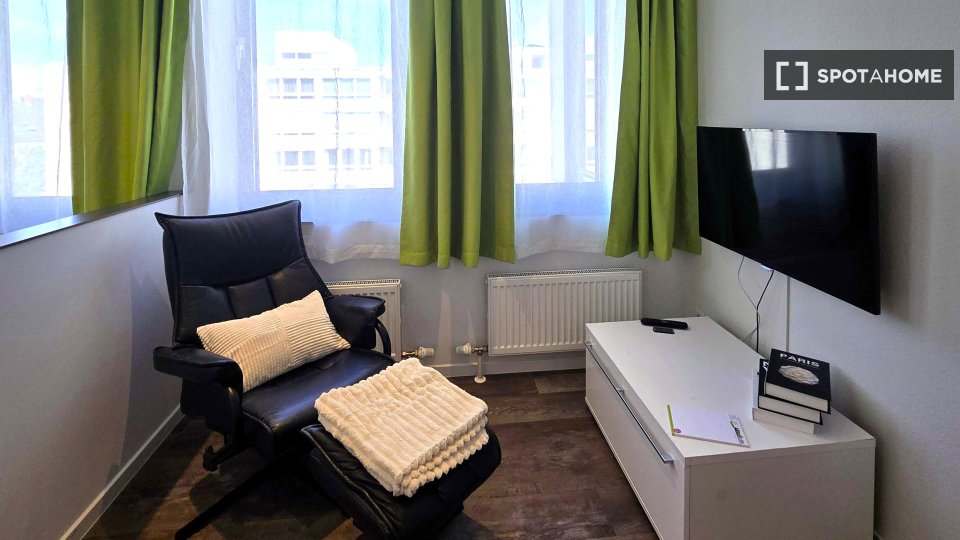 Apartment Frankfurt, 1 bed, 24m² — photo 2