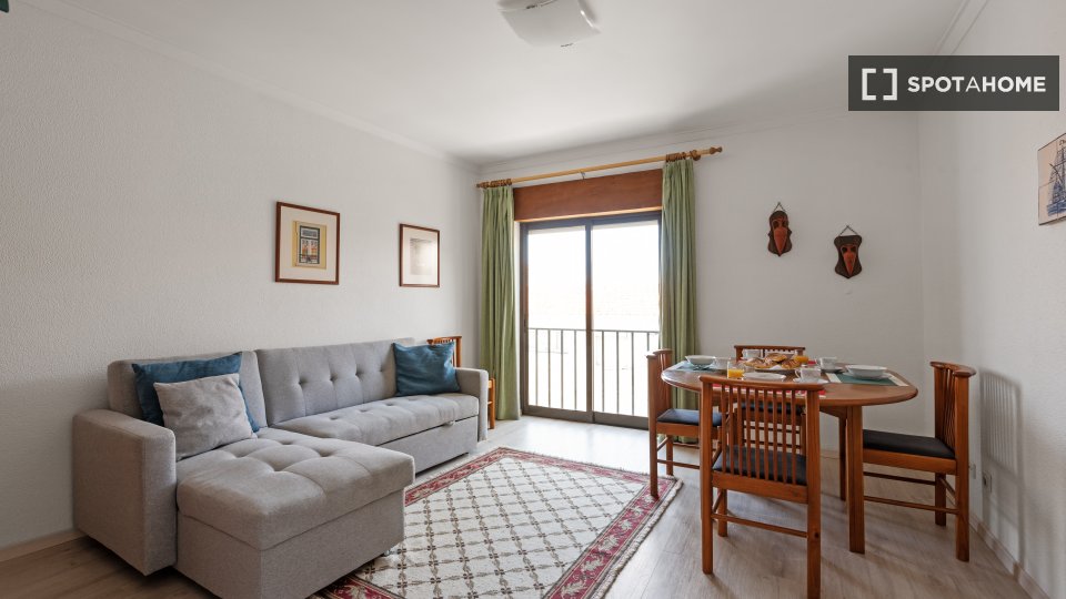 Apartment Lisbon, 2 beds, 70m² — photo 9