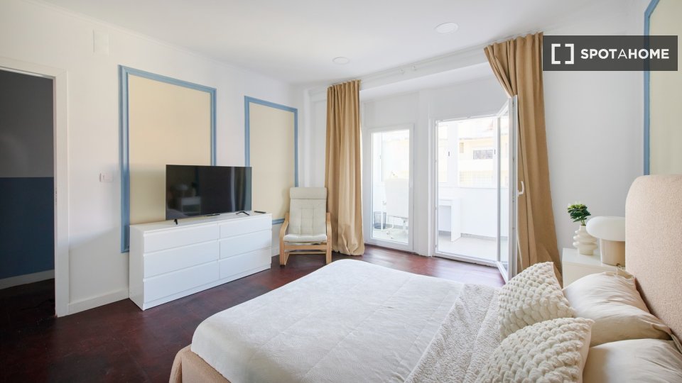 Double room Lisbon, 8 beds — photo 63
