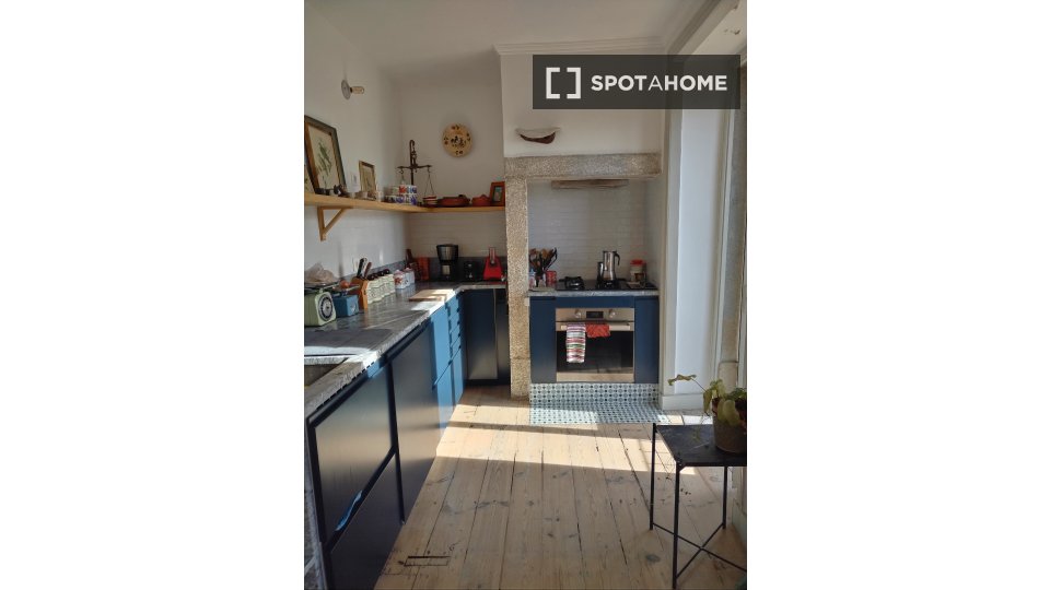 Apartment Lisbon, 2 beds, 60m² — photo 16