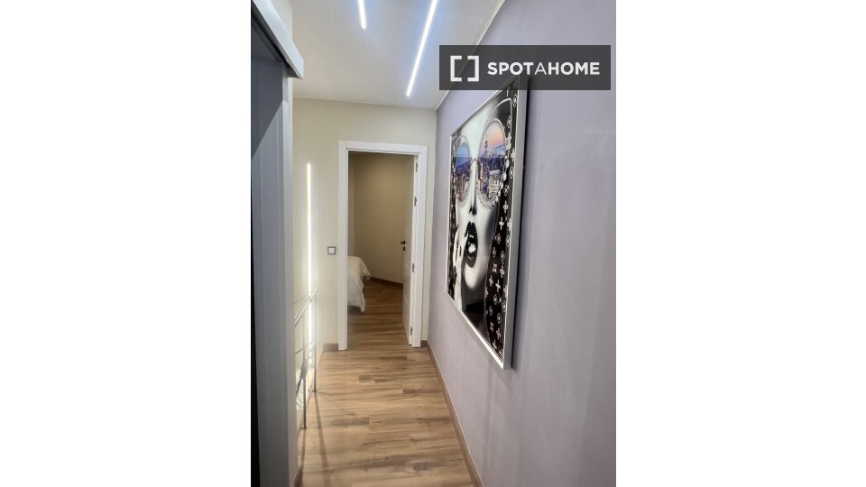Apartment Barcelona, 3 beds, 60m² — photo 1
