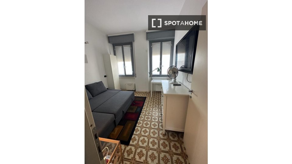 Double room Milan, 3 beds, 60m² — photo 18