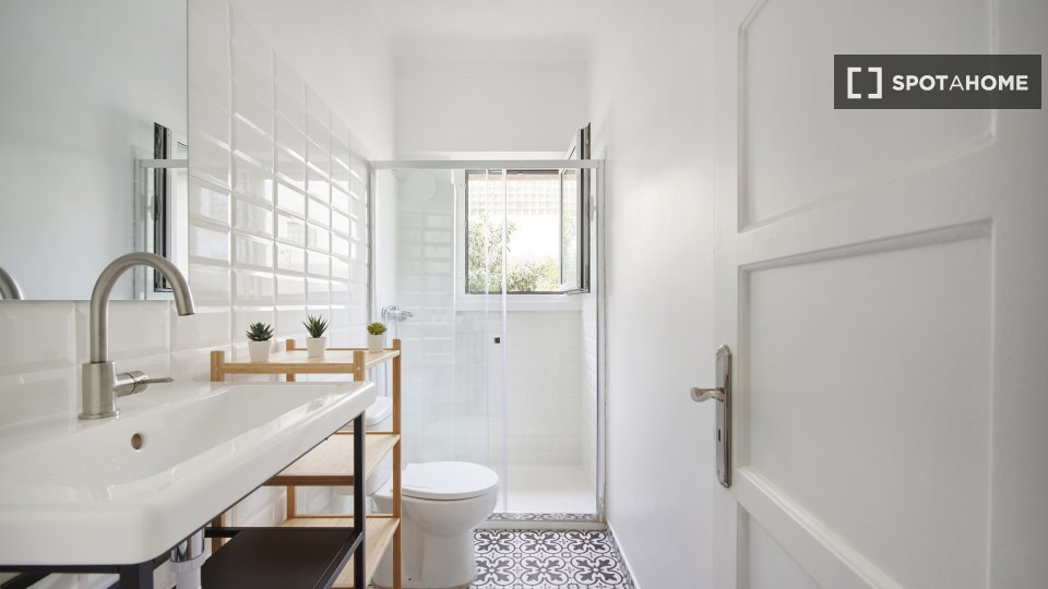 Double room Lisbon, 6 beds — photo 4