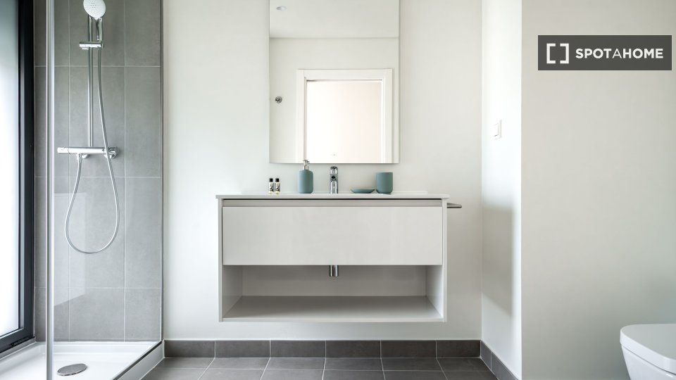 Apartment Lisbon, 3 beds, 118m² — photo 9