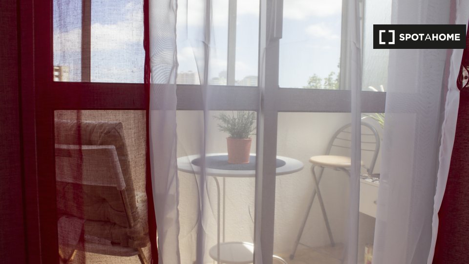 Double room Lisbon, 3 beds, 70m² — photo 7