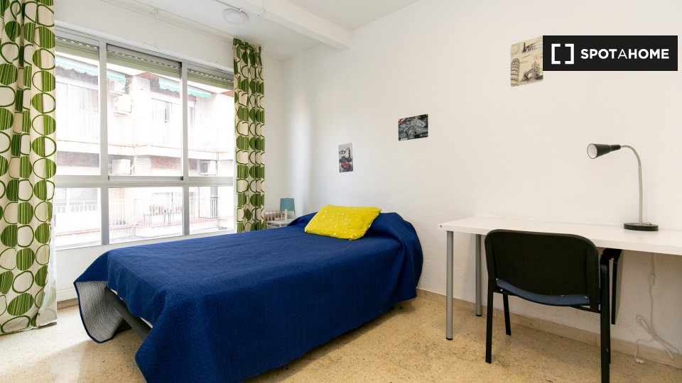 Double room Granada, 6 beds — photo 1