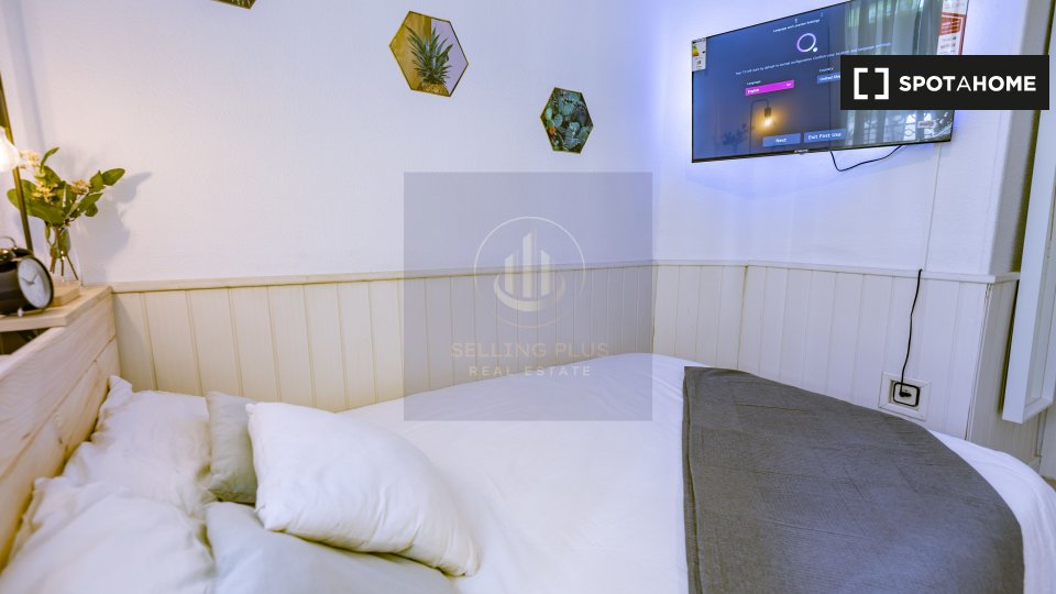 Double room Madrid, 5 beds, 120m² — photo 2