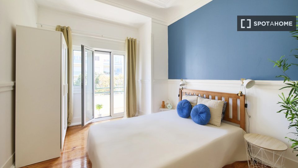 Double room Lisbon, 6 beds — photo 1