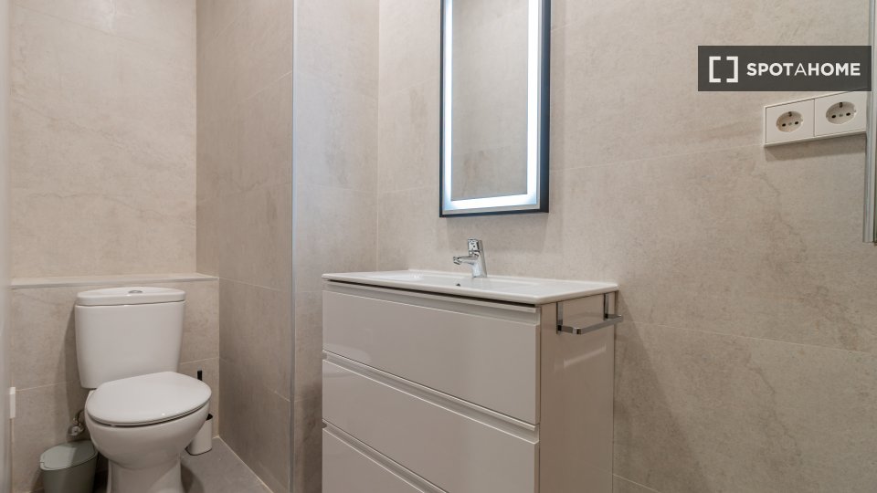 Apartamento de 3 dormitorios en alquiler en Palacio, Madrid