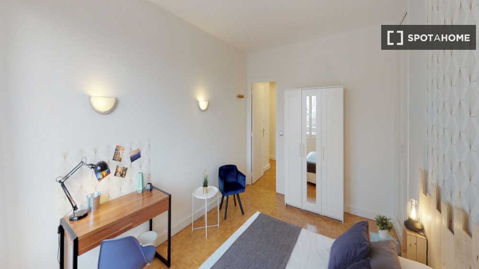Double room Paris, 6 beds, 130m² — photo 3
