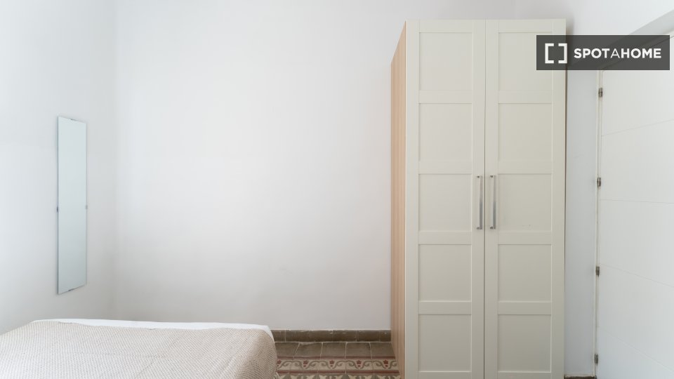 Double room Madrid, 6 beds — photo 6