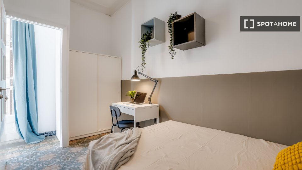 Double room Barcelona, 6 beds, 100m² — photo 4