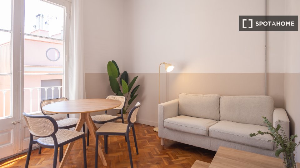 Double room Barcelona, 4 beds, 90m² — photo 16
