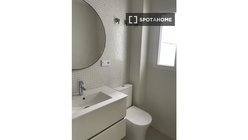 Apartment Madrid, 1 bed, 65m² — photo 2