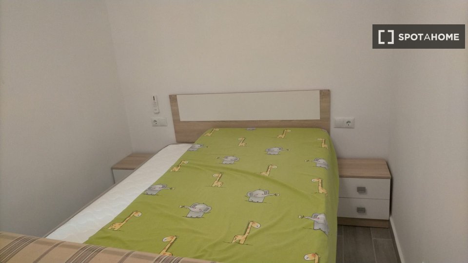 Double room Valencia, 4 beds, 80m² — photo 4