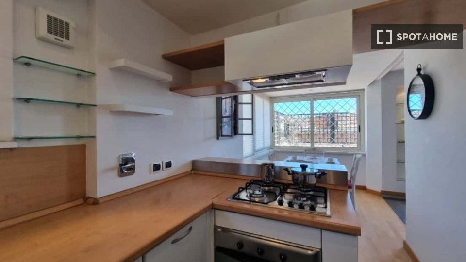 Apartment Rome, 1 bed, 84m² — photo 1