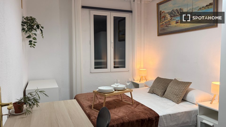 Double room Valencia, 5 beds, 120m² — photo 7