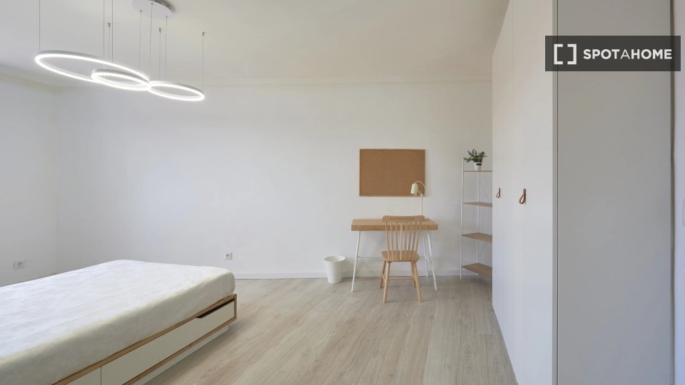 Double room Lisbon, 11 beds — photo 11