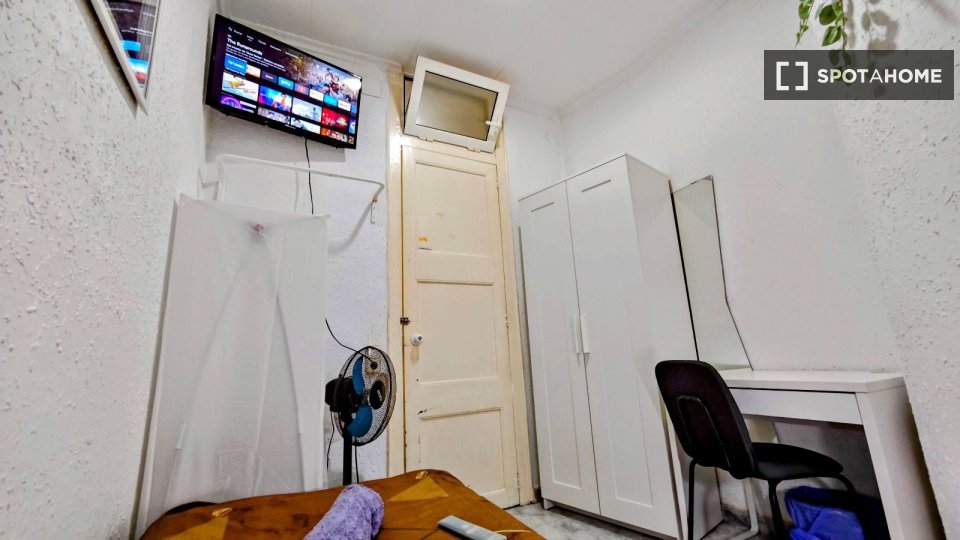 Double room Barcelona, 5 beds, 50m² — photo 16