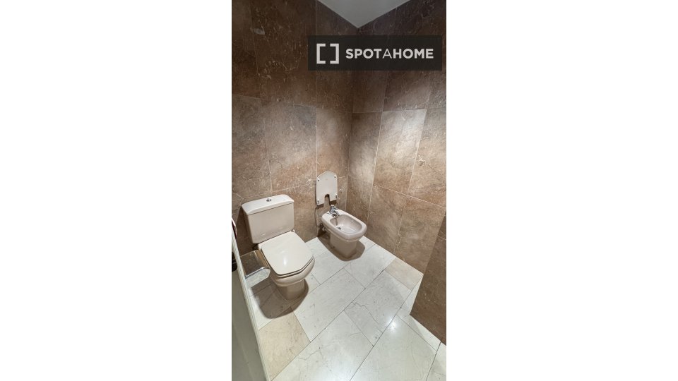Double room Valencia, 5 beds, 240m² — photo 6