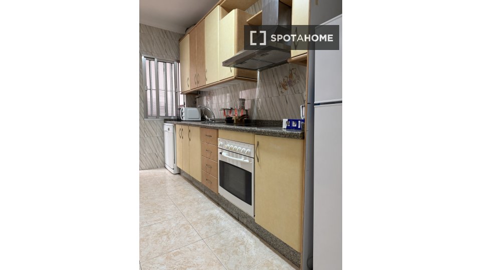 Double room Seville, 3 beds, 90m² — photo 6