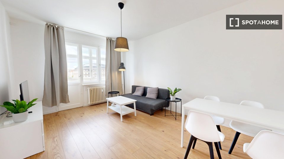 Apartment Berlin, 1 bed, 55m² — photo 1