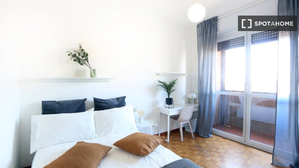 Double room Milan, 3 beds, 101m² — photo 1