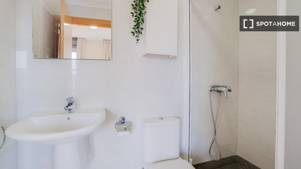 Double room Barcelona, 17 beds, 550m² — photo 4