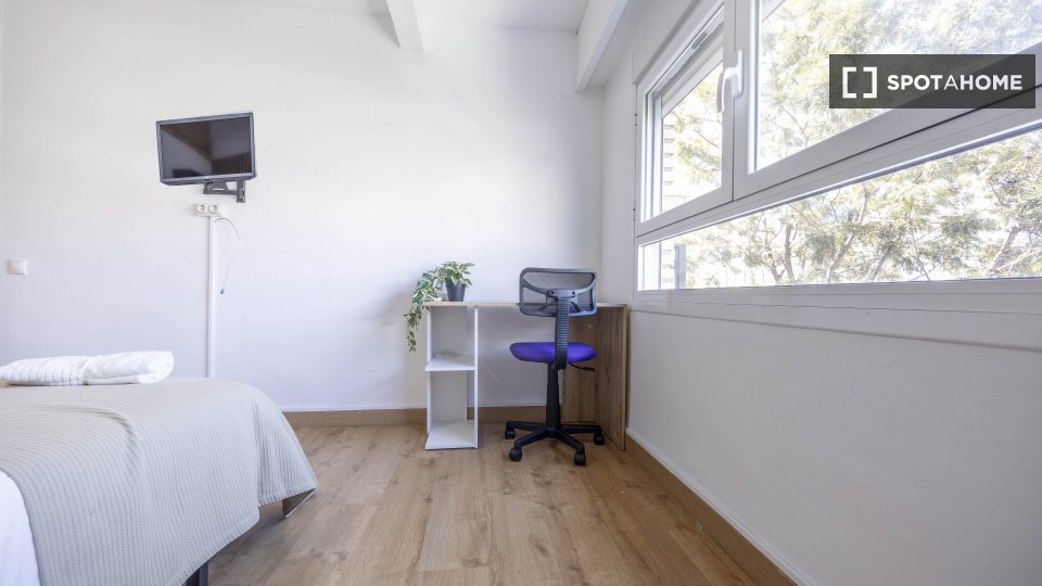 Chambre double Valence, 5 chambres, 130m² — photo 17