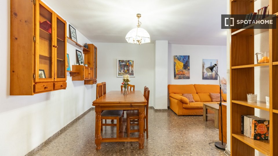 Apartment Valencia, 4 beds — photo 29