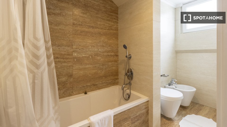 Apartment Lisbon, 1 bed — photo 15