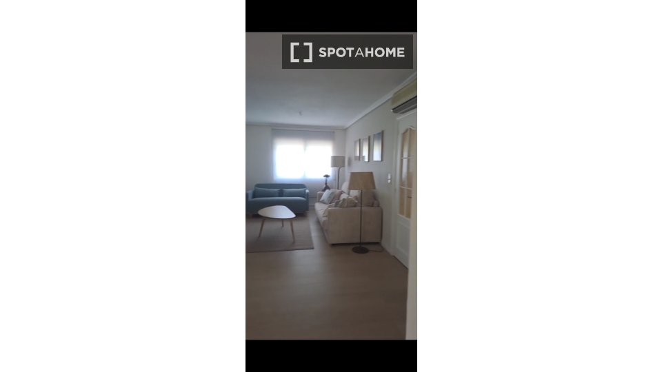 Apartment Valencia, 3 beds, 150m² — photo 17