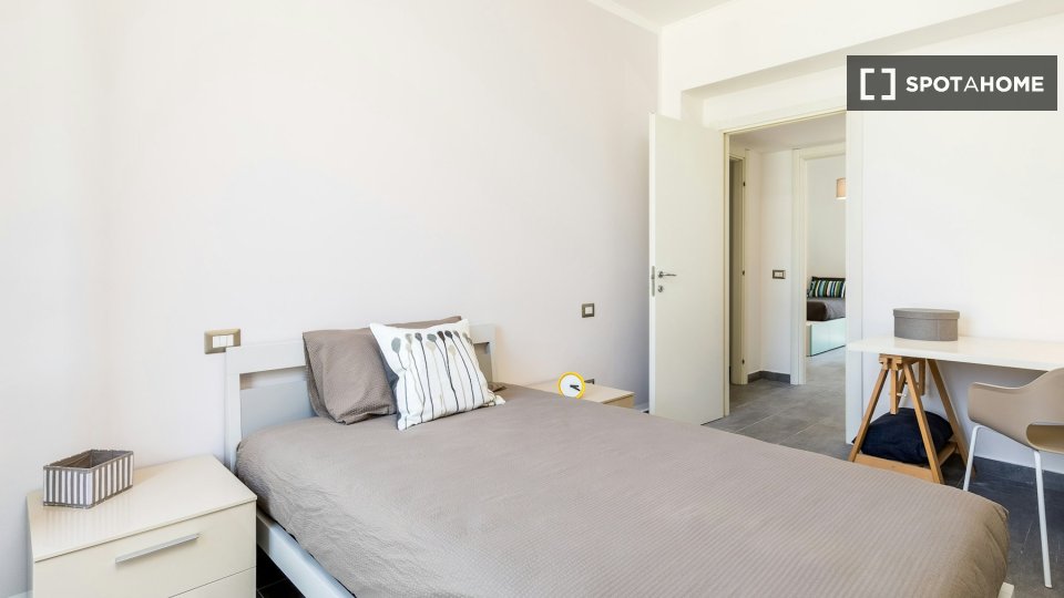 Double room Milan, 3 beds — photo 9
