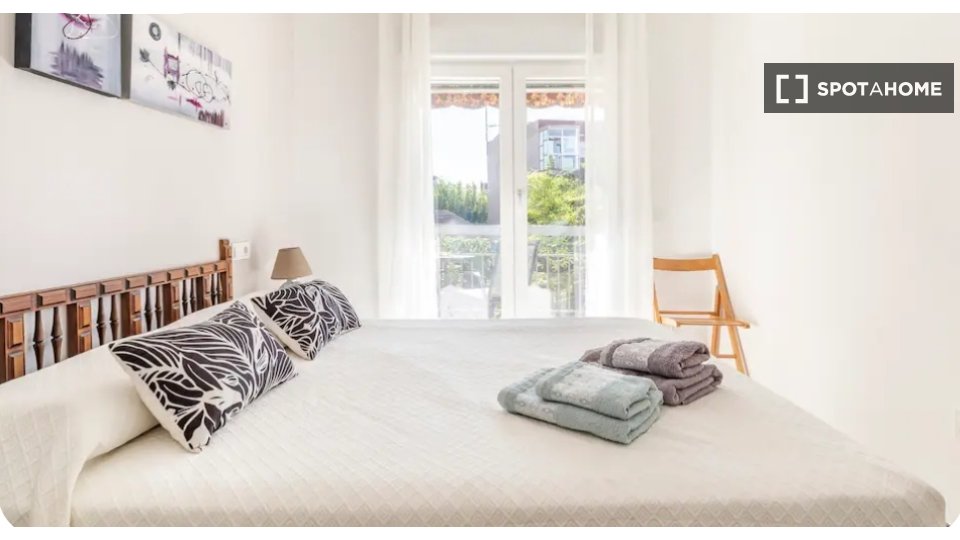 Double room Madrid, 3 beds, 85m² — photo 9