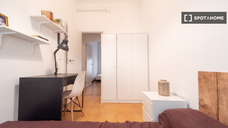 Double room Barcelona, 8 beds — photo 11