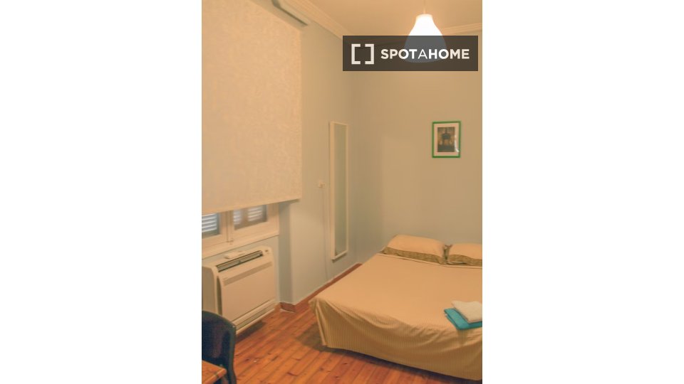 Double room Athens, 4 beds — photo 10