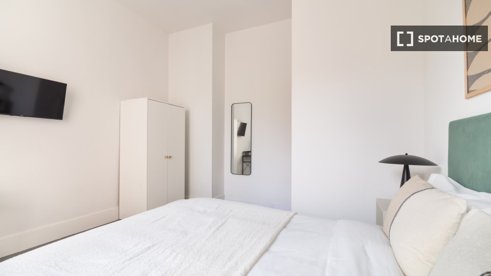 Double room Madrid, 7 beds, 230m² — photo 12
