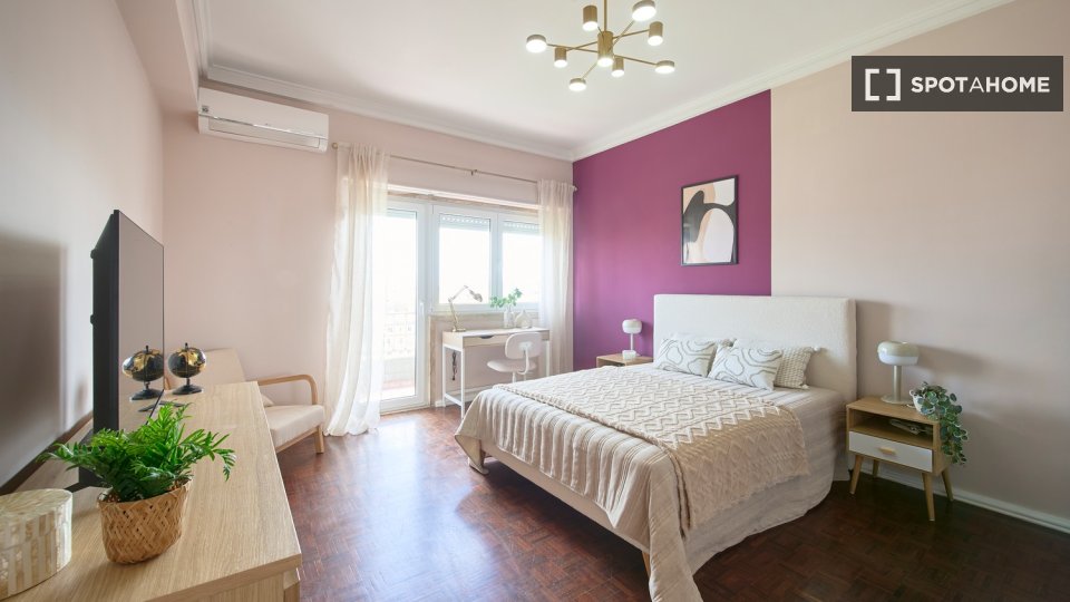 Double room Lisbon, 4 beds — photo 23