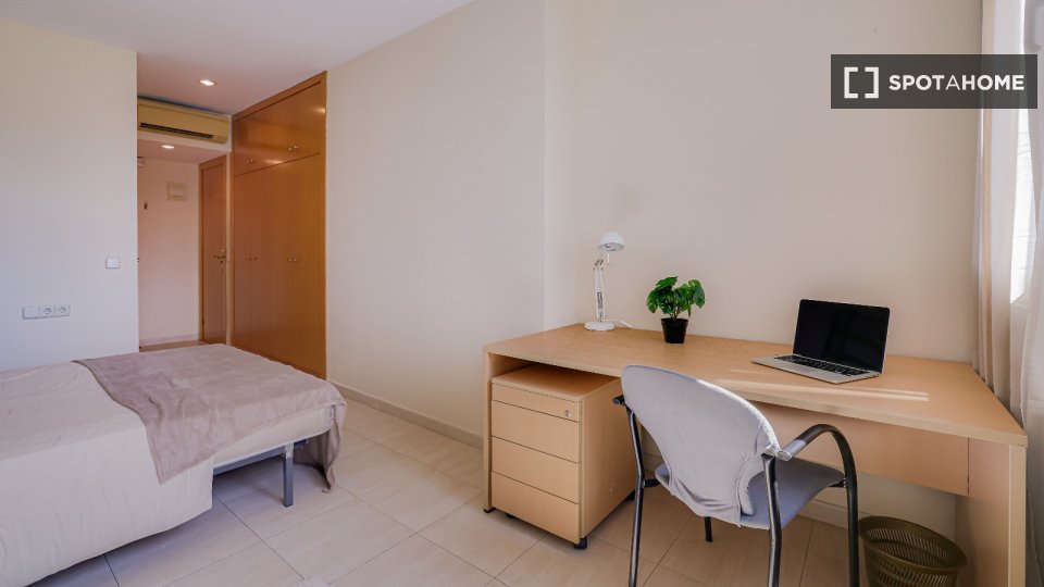 Double room Barcelona, 17 beds, 550m² — photo 14