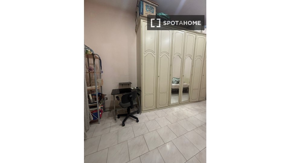 Double room Naples, 2 beds — photo 46